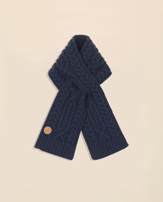 Cable Knit Keyhole Scarf
