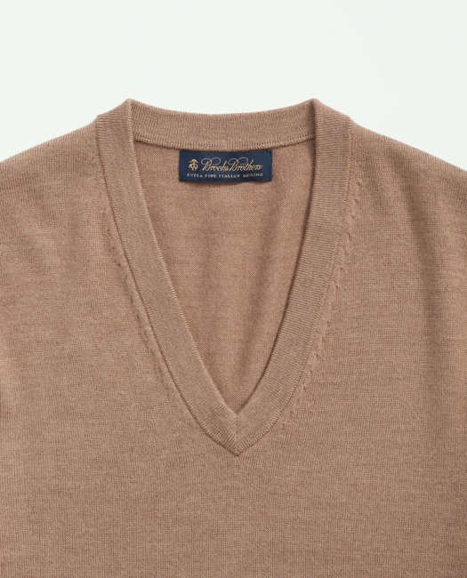 Ultimate Merino Wool V-Neck Sweater - Camel