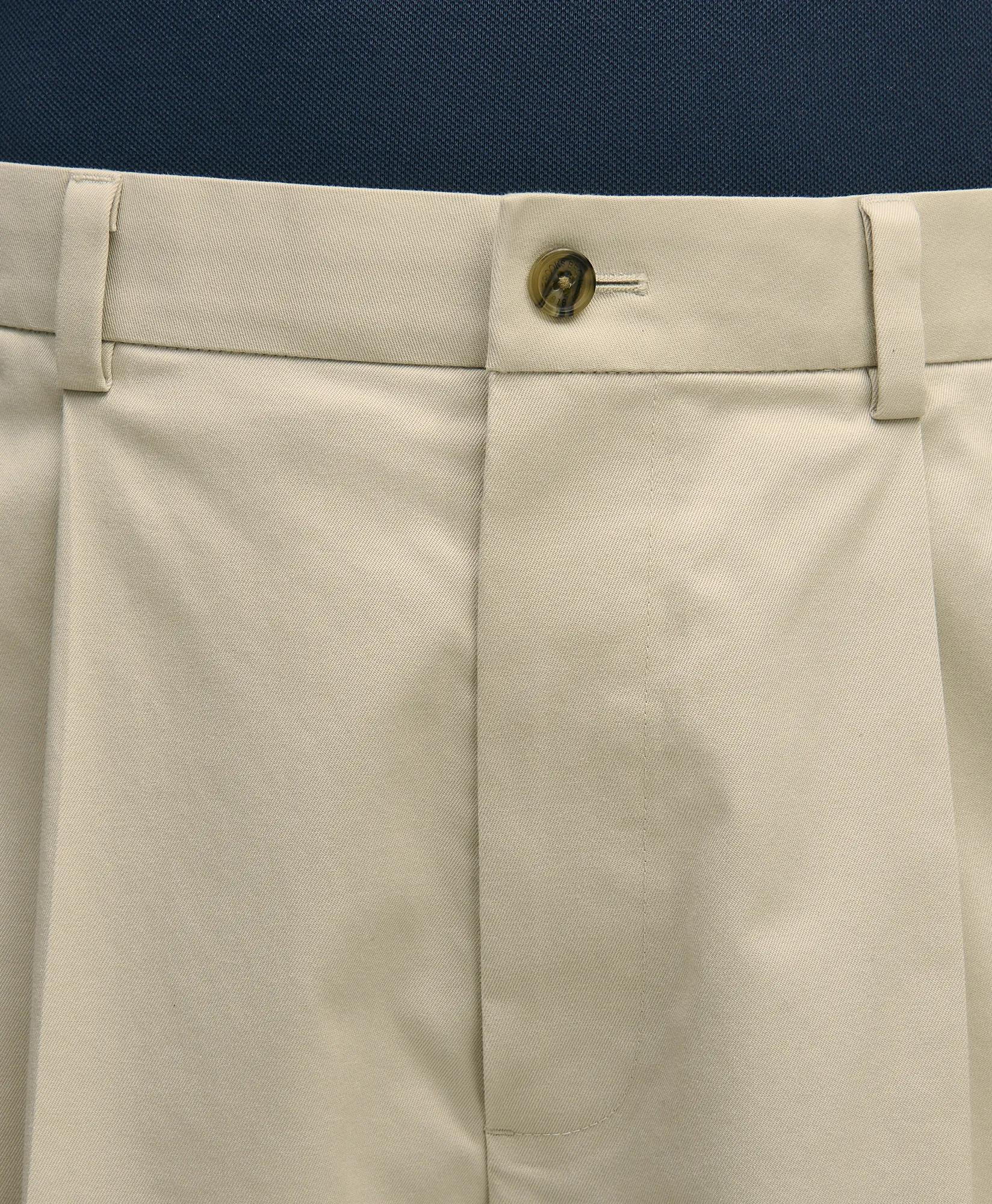 8" Pleat Front Stretch Advantage Chino Shorts