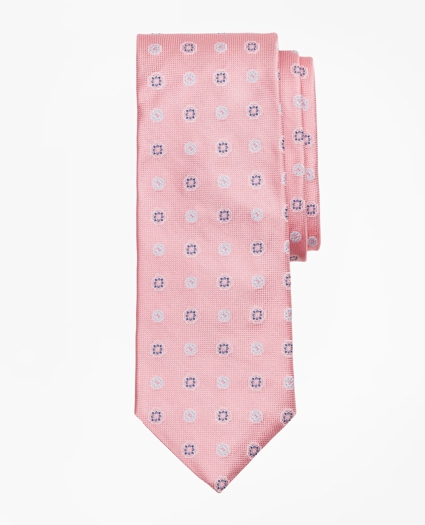 Alternating Medallion Tie