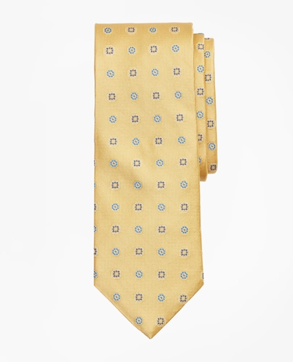 Alternating Medallion Tie