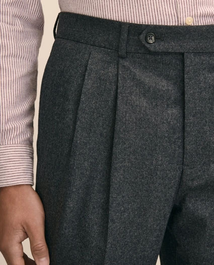 Classic Fit Double-Pleated Dress Pants in Wool Flannel, image 3