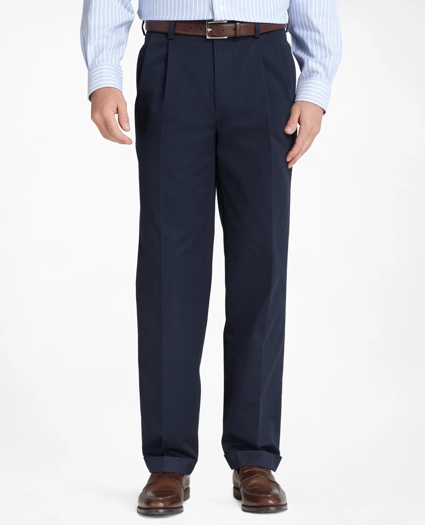 Thompson Fit Pleat-Front Lightweight Advantage Chinos&reg;