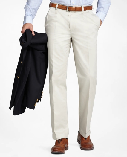 Thompson Fit Pleat-Front Lightweight Advantage Chinos&reg;