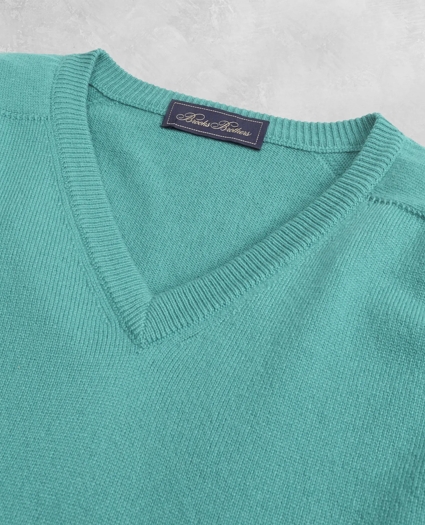 Golden Fleece&reg; 3-D Knit Cashmere V-Neck Sweater, image 2