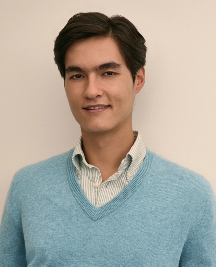 3-Ply Cashmere V-Neck Sweater, image 3