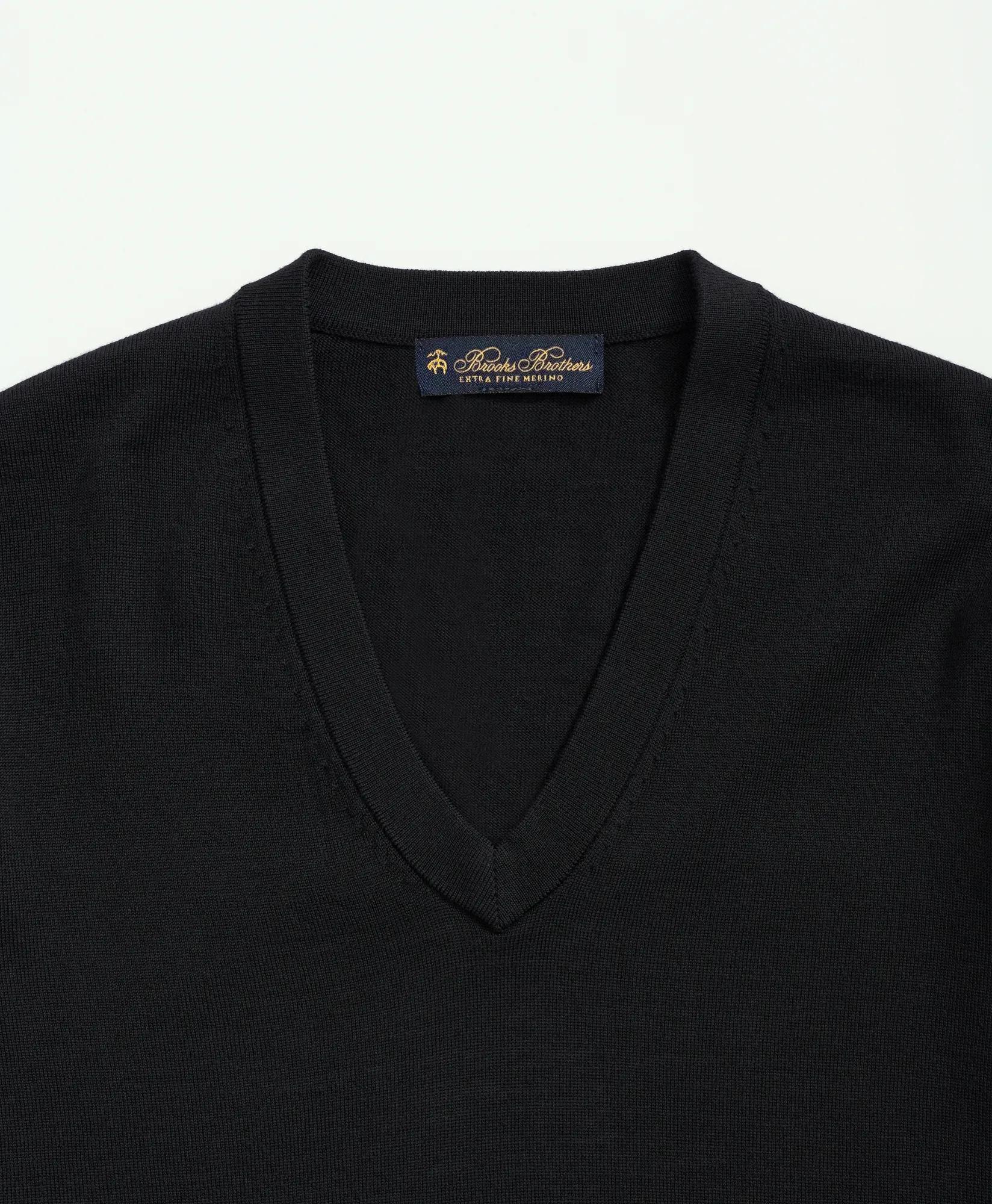 Ultimate Merino Wool V-Neck Sweater, image 2