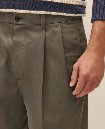 8" Pleat Front Stretch Advantage Chino® Shorts, image 3