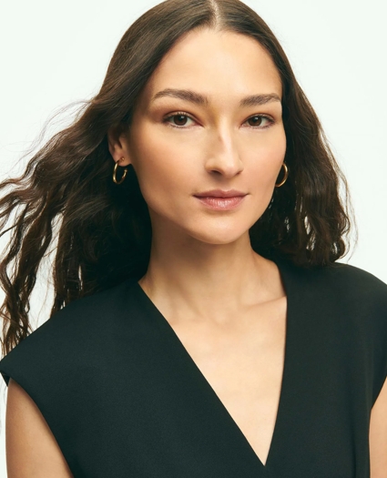Cap Sleeve V-Neck Crepe Sheath Dress, image 3